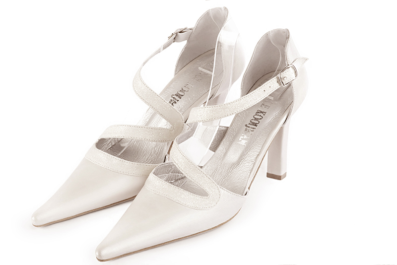 Off white women's open side shoes, with snake-shaped straps. Pointed toe. High slim heel. Front view - Florence KOOIJMAN